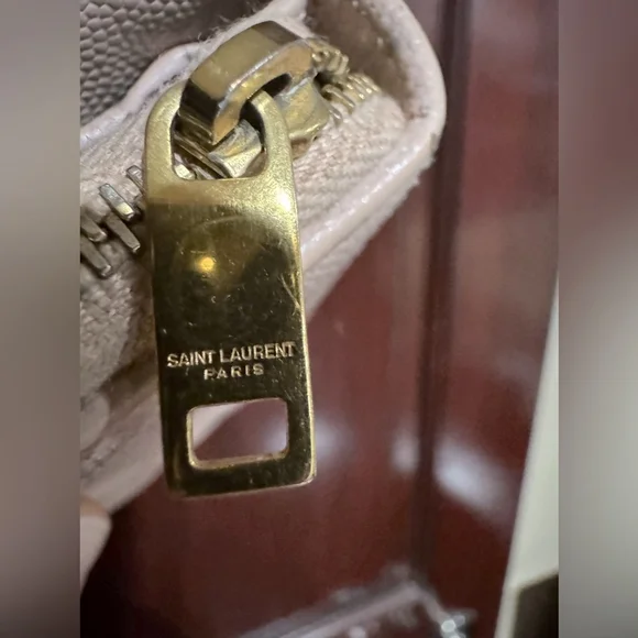 Yves Saint Laurent Preloved Pale pink Quilted bifold Leather Wallet - Picture 7 of 15